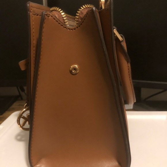 MK Charlotte Small Saffiano Leather 2-in-1 Tote Bag with matching wallet - Picture 3 of 7